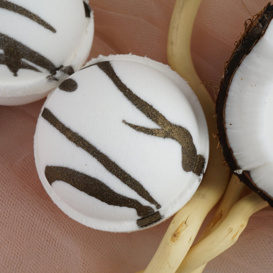Coconut Woods Buttermilk Bath Bomb