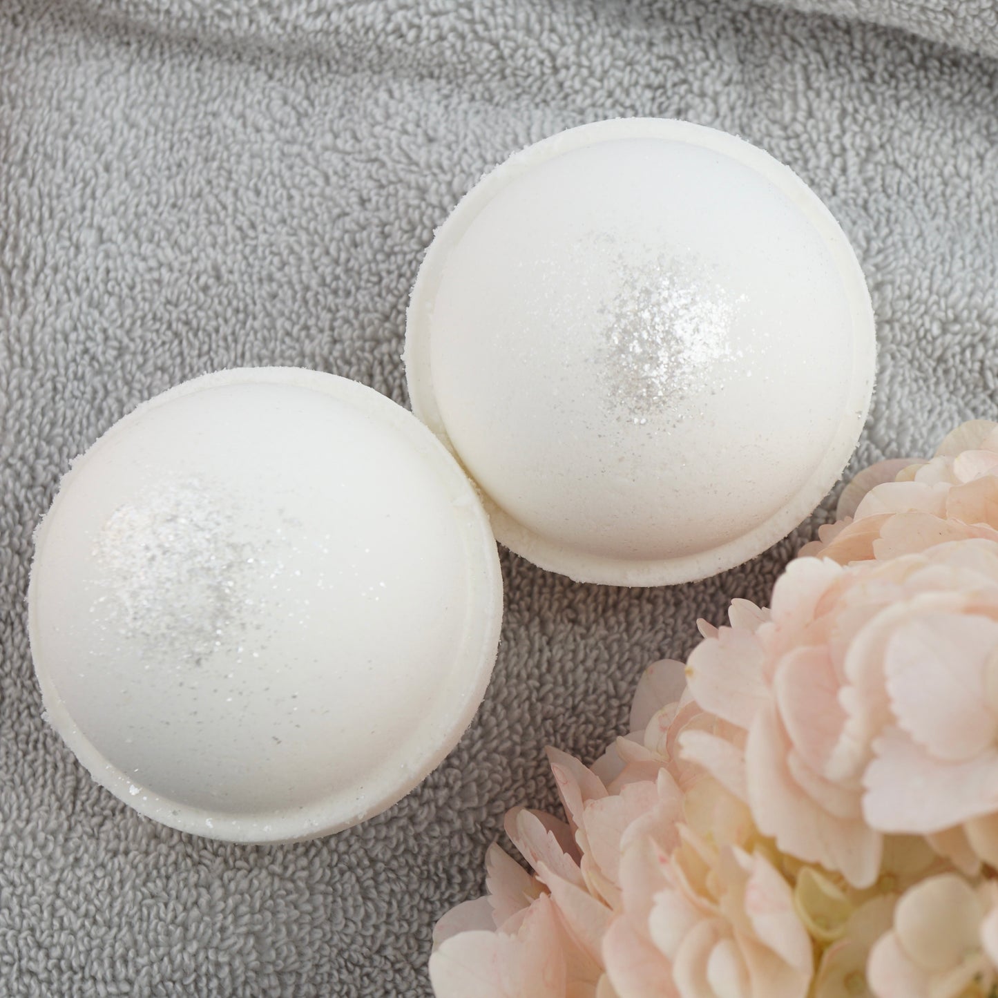 Fluffy Towels Butter Bath Bomb - NEW Hotel Collection