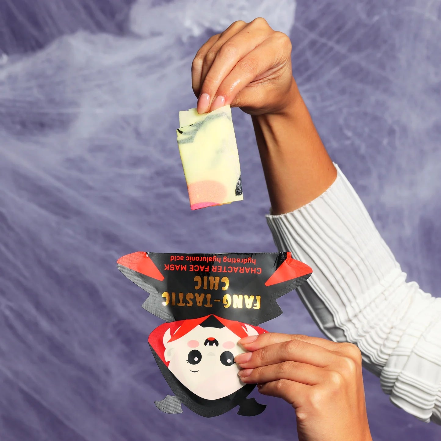Fang-Tastic Chic Halloween Sheet Mask