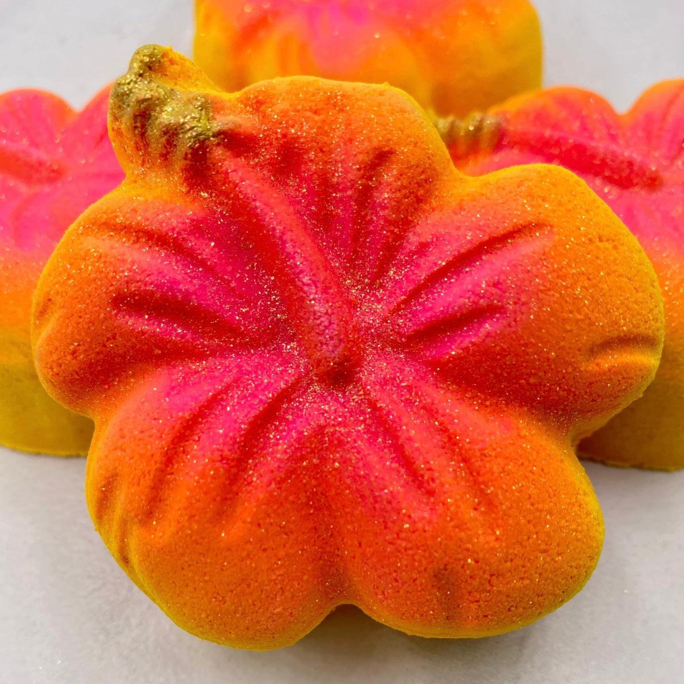 Assorted Colour Changing Bath Bombs - Strawberry, Seashell, Flamingo, Marshmallow, Star Shapes