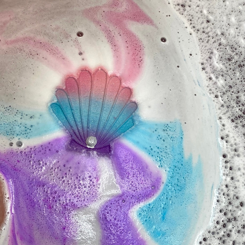 Assorted Colour Changing Bath Bombs - Strawberry, Seashell, Flamingo, Marshmallow, Star Shapes